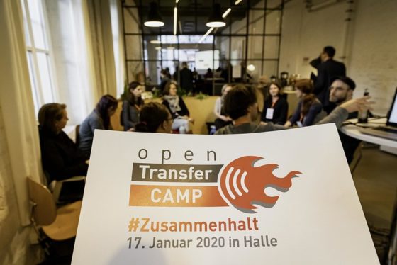 Das Veranstaltungsplakat des Camps